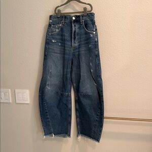 Citizens of Humanity Horseshoe Blue Lighty Distressed Denim, size 25